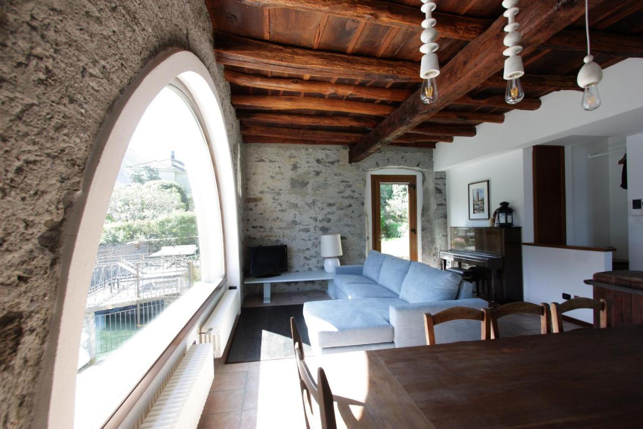 House On The Lake Shore Of Laglio Buitenkant foto