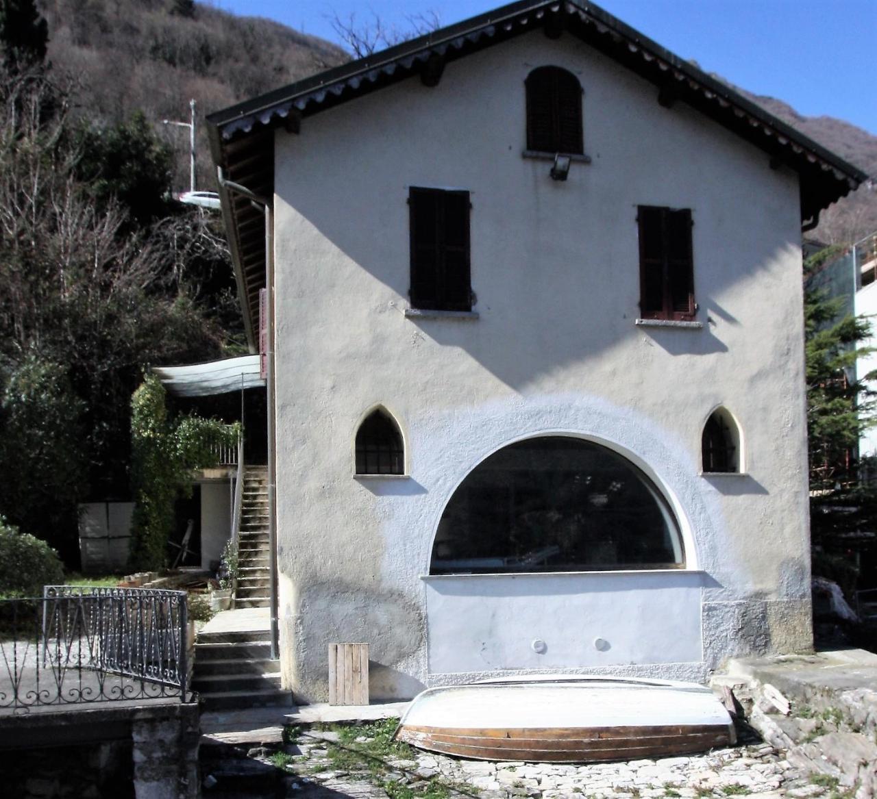 House On The Lake Shore Of Laglio Buitenkant foto